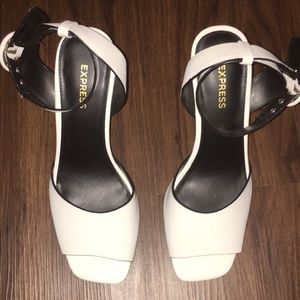 White express sandals with heel.
